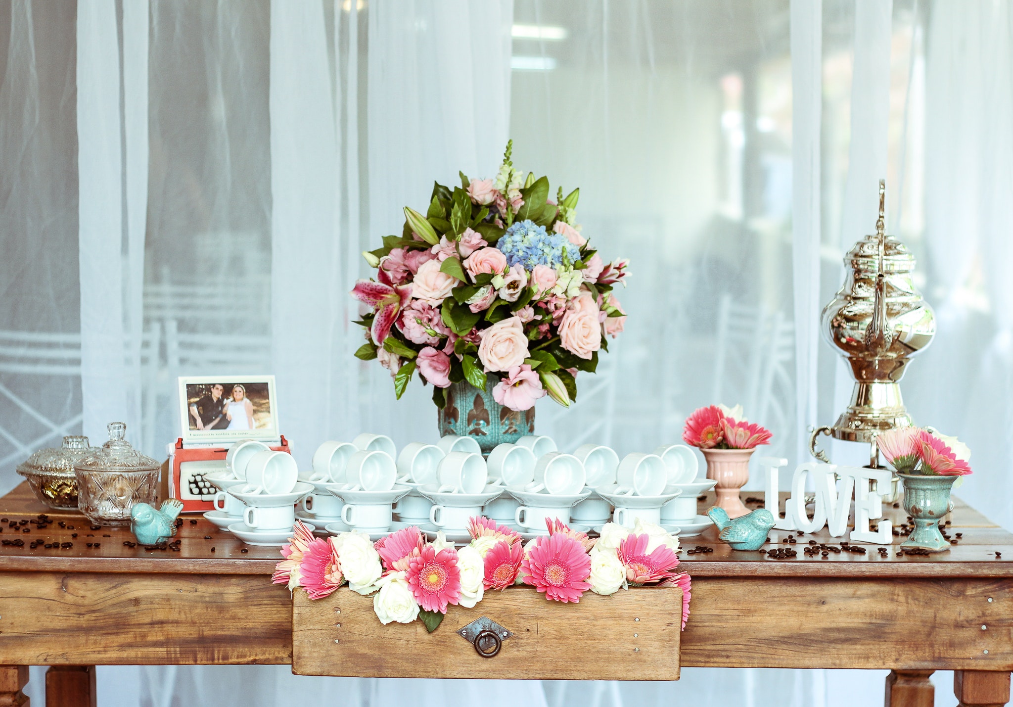 Imagine artificial-flowers-beautiful-flowers-bloom-blooming-353259.jpg