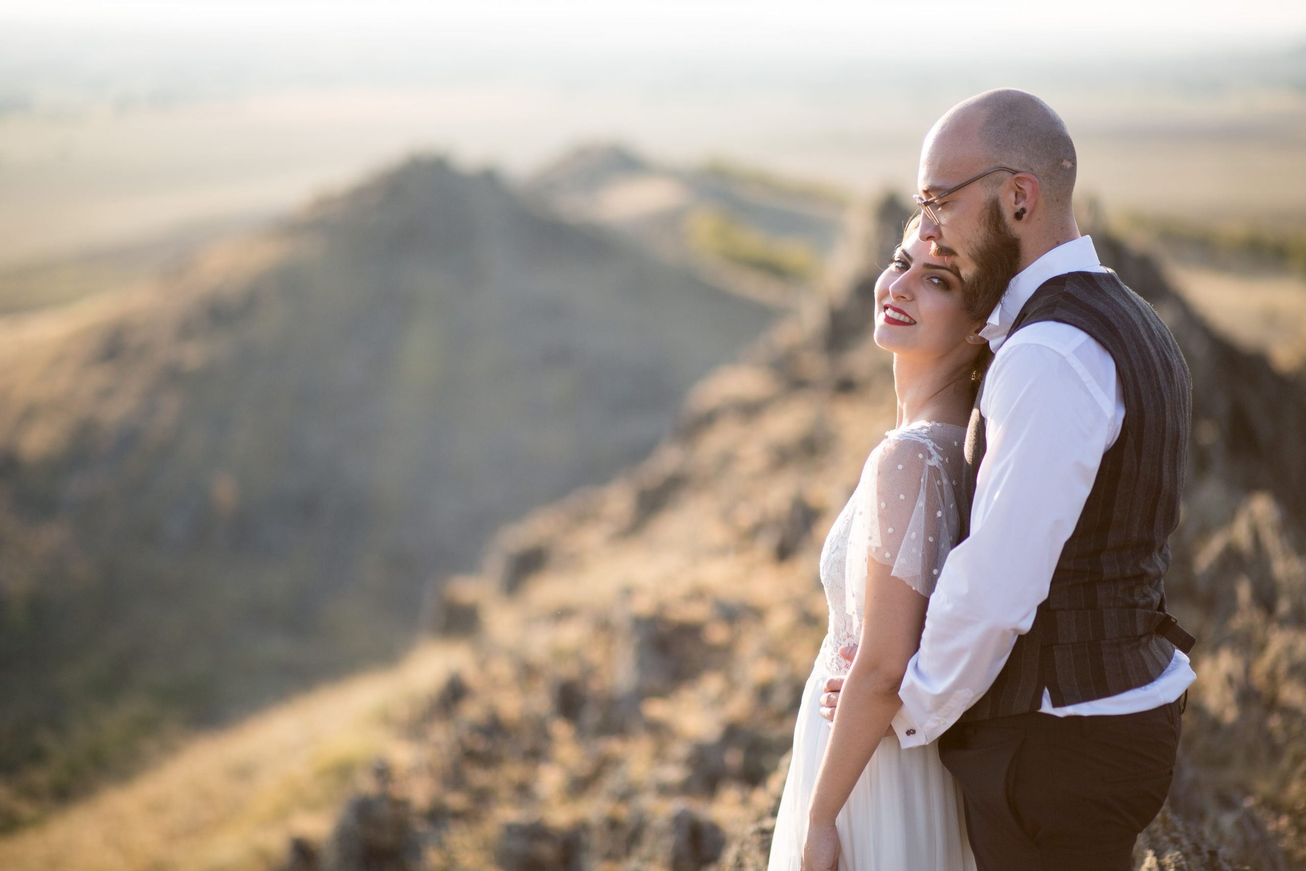 Imagine Trash-the-dress-la-Macin-cu-Lucian-Crestez-fotograf-nunta-scaled1.jpg